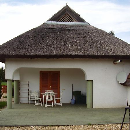 Csenye Vendeghaz Hotel Exterior photo